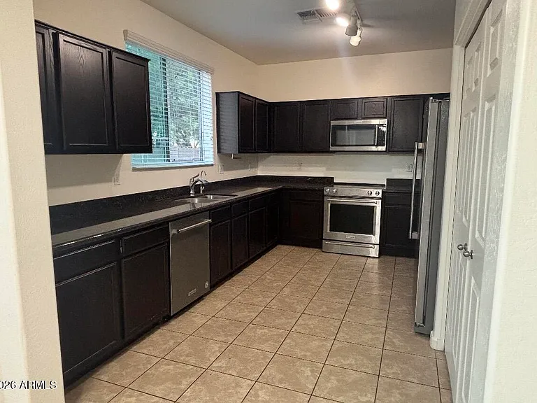 38029 N 252nd Ln — Photo 9
