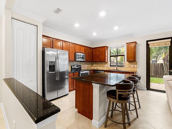 2nd image of 9627 Town Parc Circle