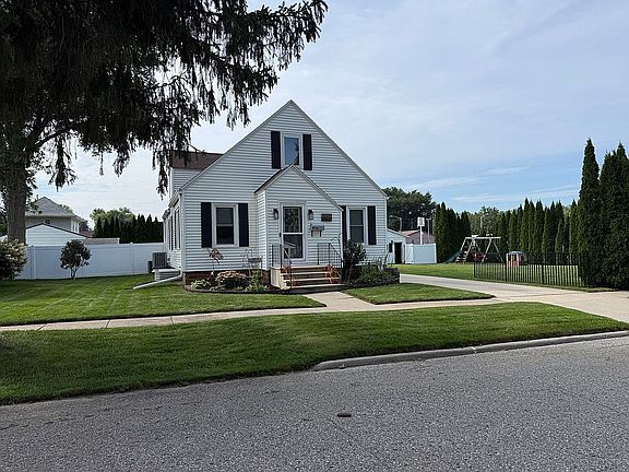 2nd image of 203 Chestnut St