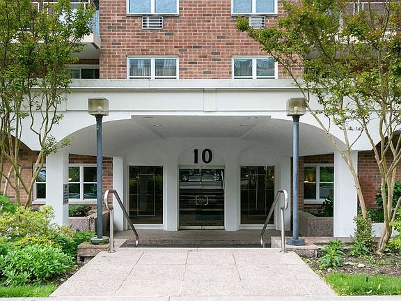 2nd image of 10 Ipswich Ave APT 3M