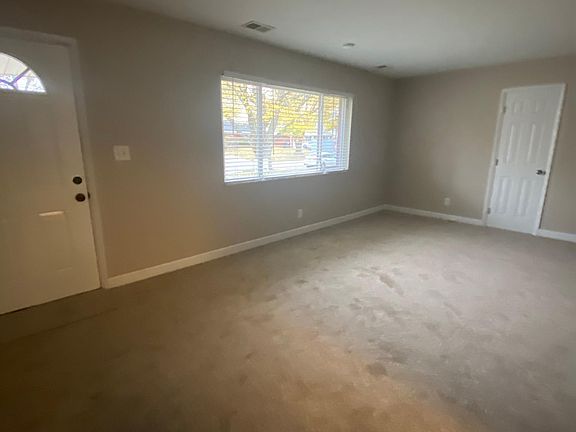 2nd image of 927 Stanwood Dr