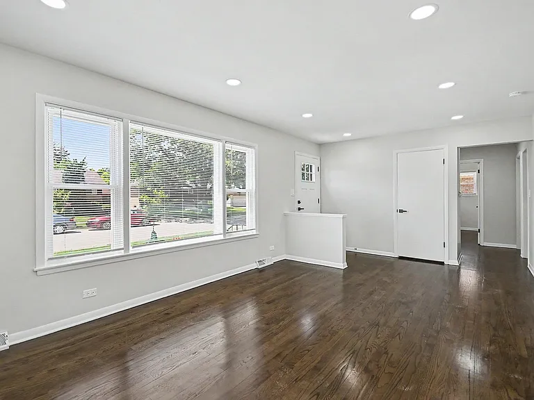 811 E End Ave — Photo 10