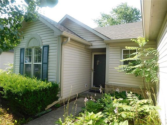 2nd image of 8315 Country Meadows Dr