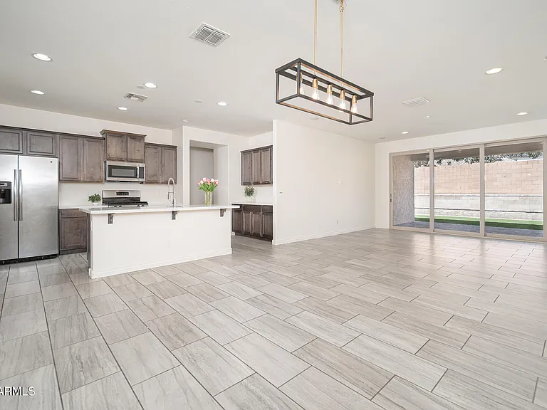 18338 W Getty Dr — Photo 9