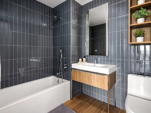 285 Broadway image 16 of 17