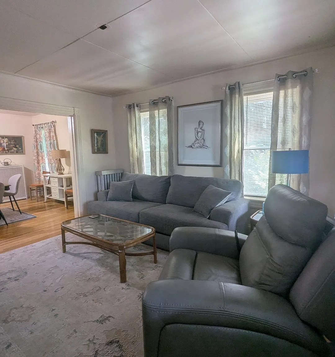 3 bed, 1.5 bath, 1900 sqft, $2,600 — Photo 4