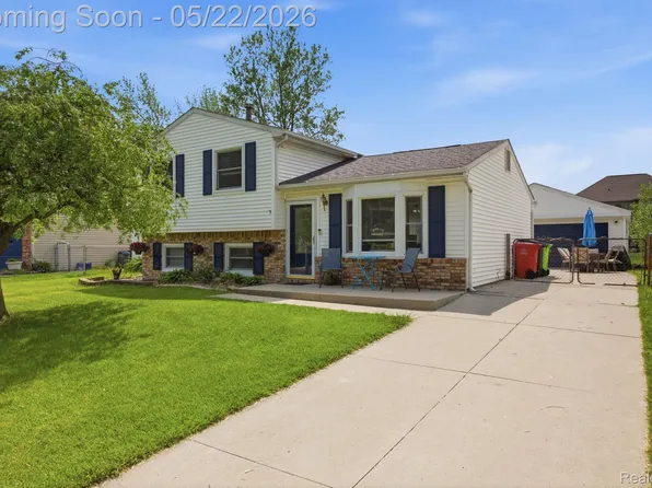 30232 Torry Ave, Flat Rock, MI 48134