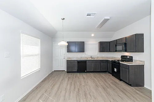 8618 Middleton Oaks Cir Photo 1
