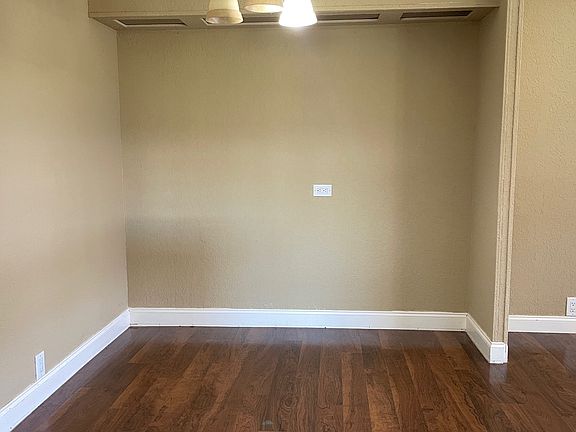 3rd image of 4878 Reno Dr