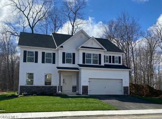 10 Balsam Ct, Ballston Lake, NY 12019