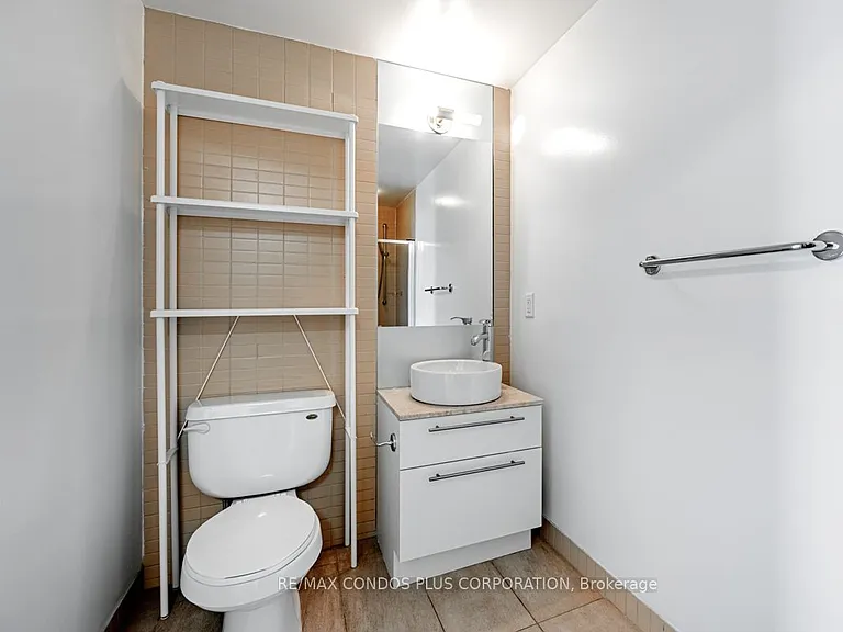 21 Carlton St #3708 — Photo 13