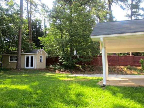 5th image of 172 King Arthur Dr