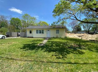 627 Post Ave, Bellport, NY 11713