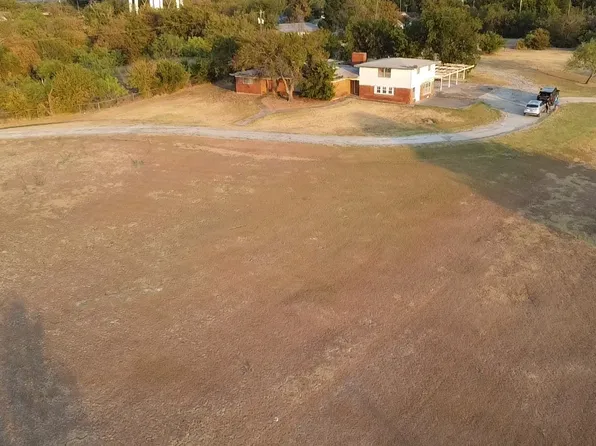 1115 W Belknap St, Jacksboro, TX 76458