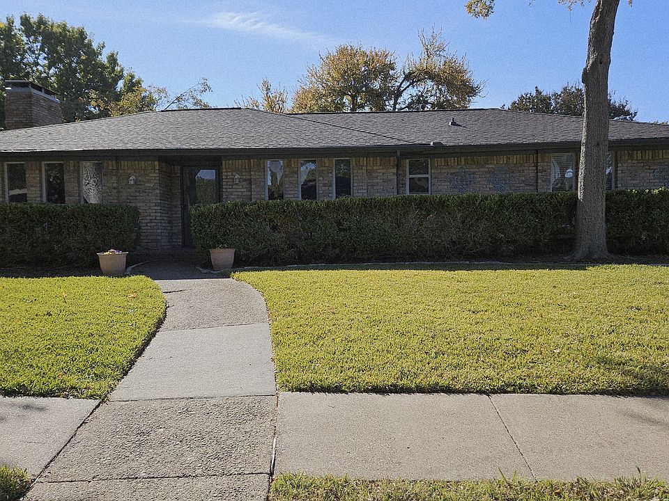 1st image of 2424 Delmar Dr