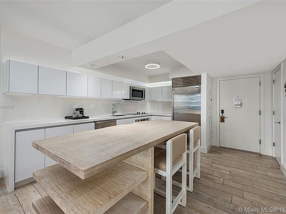 4th image of 102 24th St APT 1111