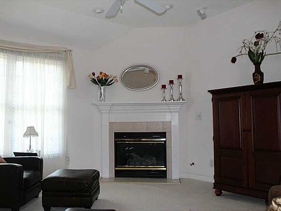 4th image of 10222 Wayward Wind Dr