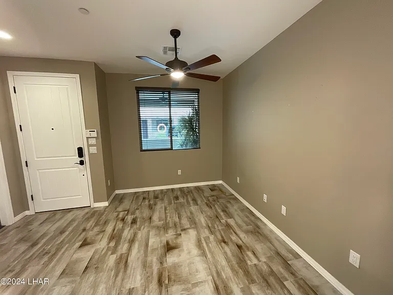 649 Avenida Laredo #101A — Photo 7
