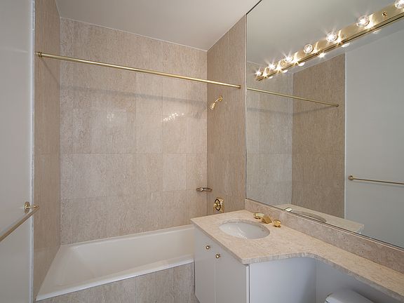 5th image of 1965 Broadway APT 20K