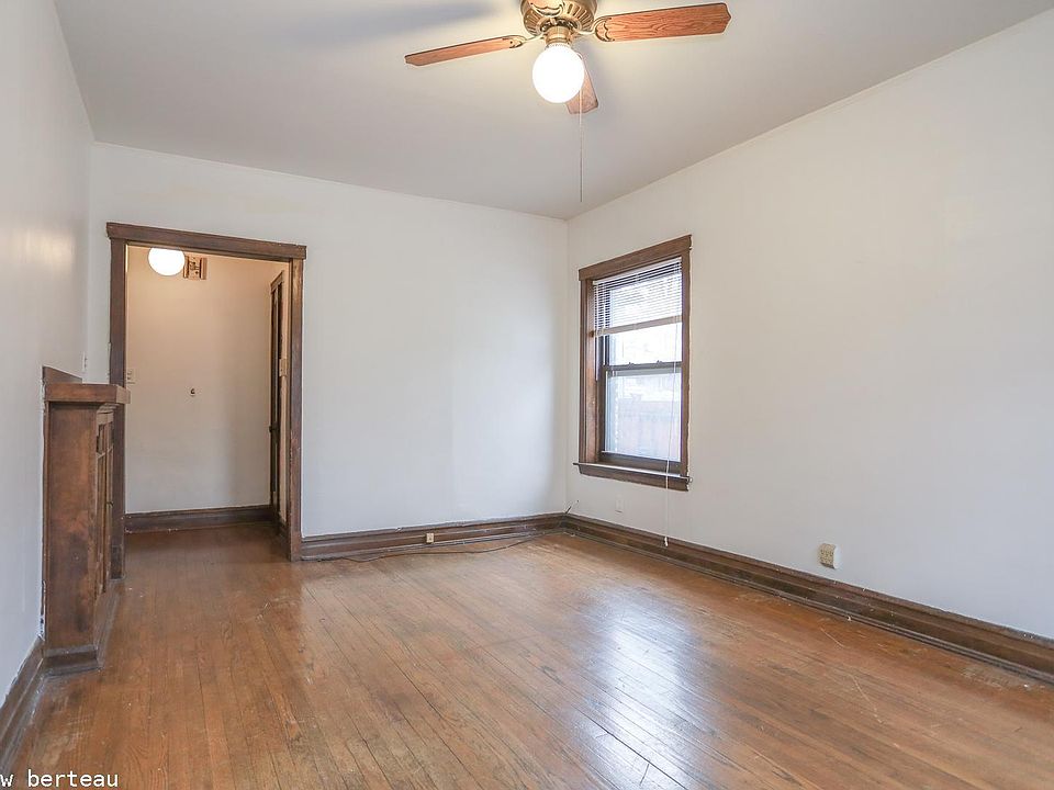 1st image of 1528 W Berteau Ave #1225