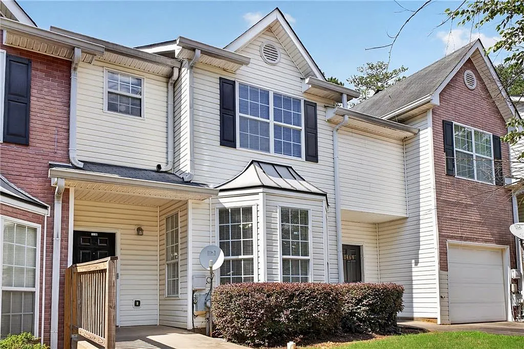 3 bed, 2.5 bath, 1526 sqft, $1,800 — Photo 2