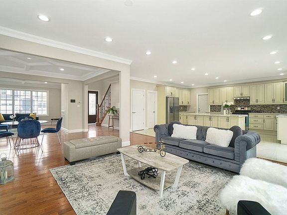 4th image of 71 Cherry Ln