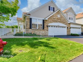 2975 Talaga Dr #2975, Algonquin, IL 60102