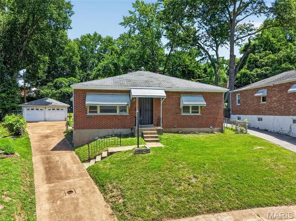 30 Jendale Ct, Saint Louis, MO 63136