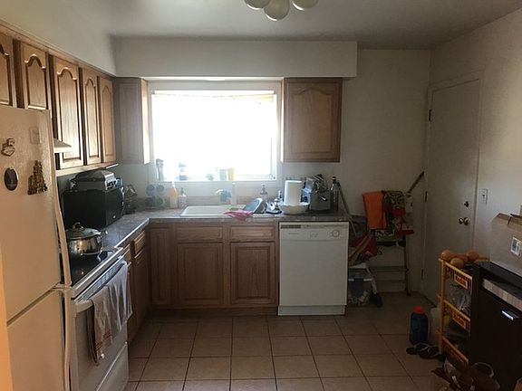 4th image of 700 Cobblestone Cir Unit C