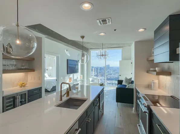 415 Church St APT 2812, Nashville, TN 37219