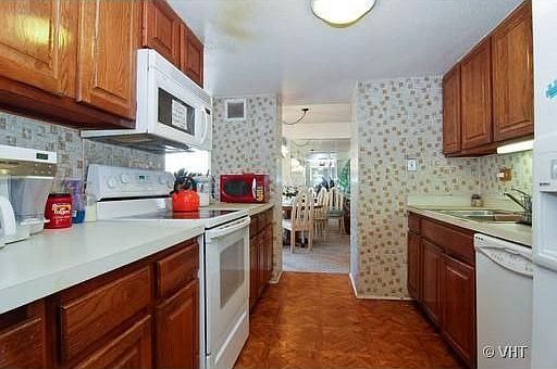 5th image of 1115 S Plymouth Ct APT 103