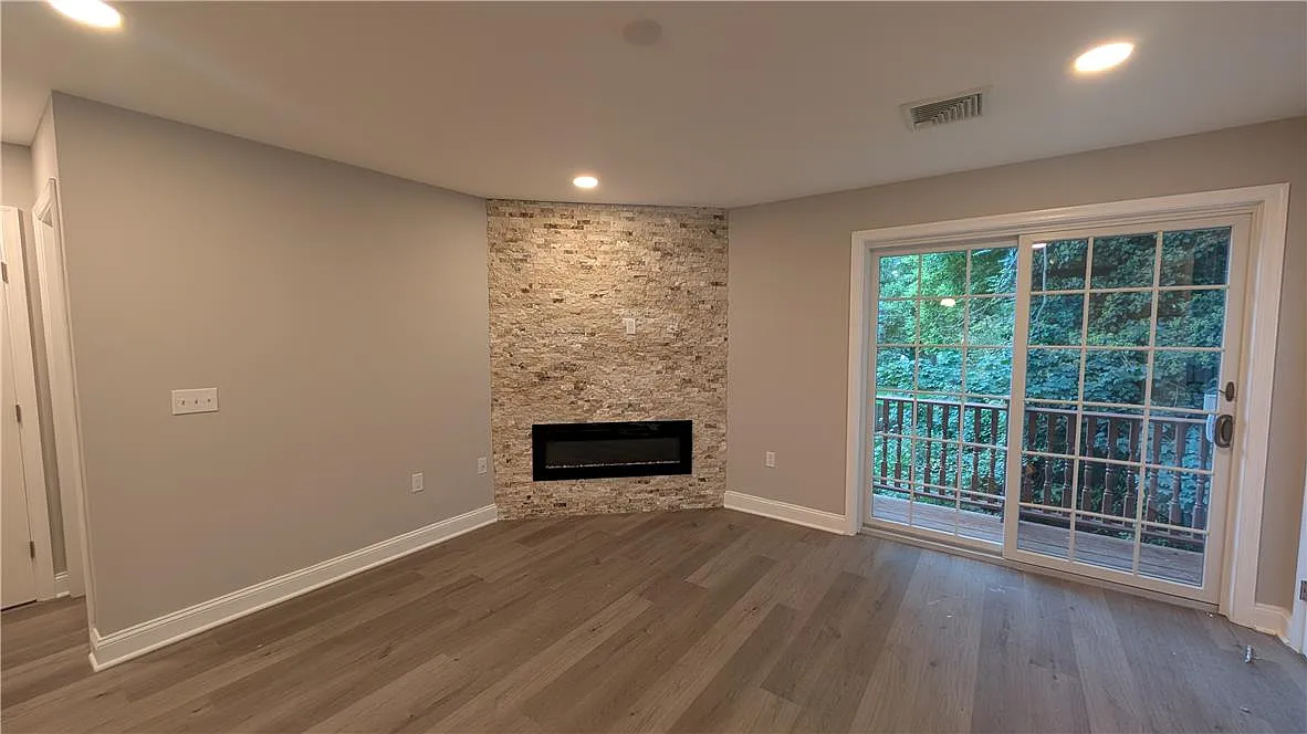 1 bed, 708 sqft, $1,995 — Photo 4
