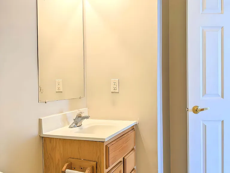 Twin Pines Apartments — Photo 35