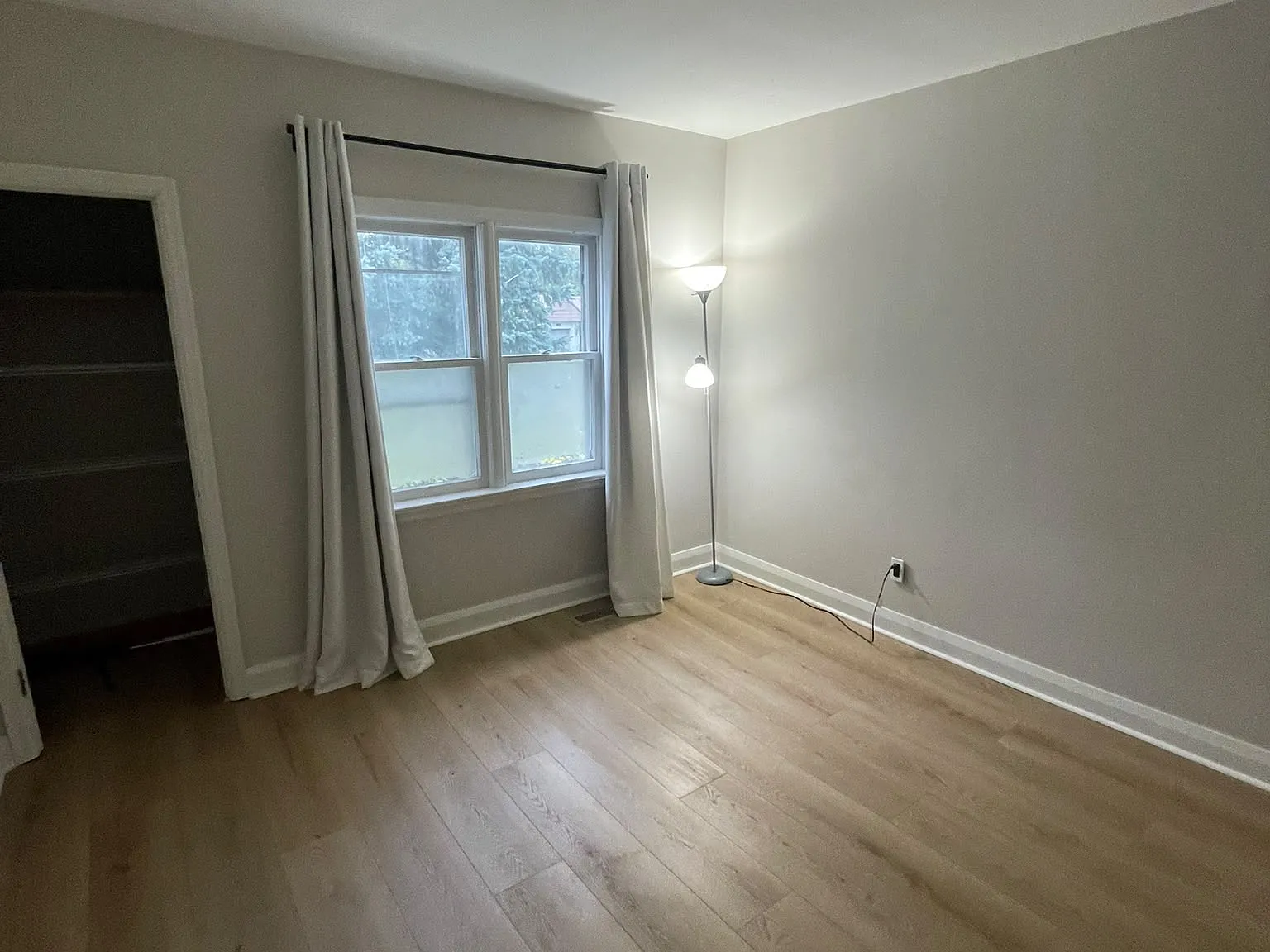 2 bed, 1000 sqft, $2,200 — Photo 4