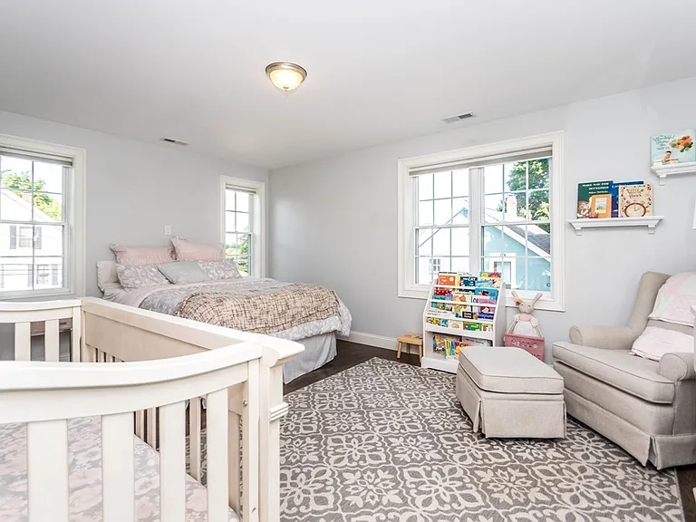 85 Oak St #1 — Photo 15