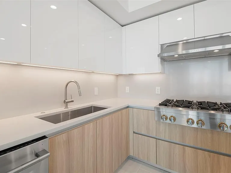 400 Central Ave #1709 — Photo 9