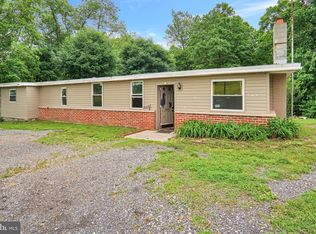 911 Plunkert Rd, Littlestown, PA 17340