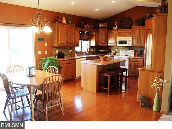 3rd image of 7201 Rolling View Dr