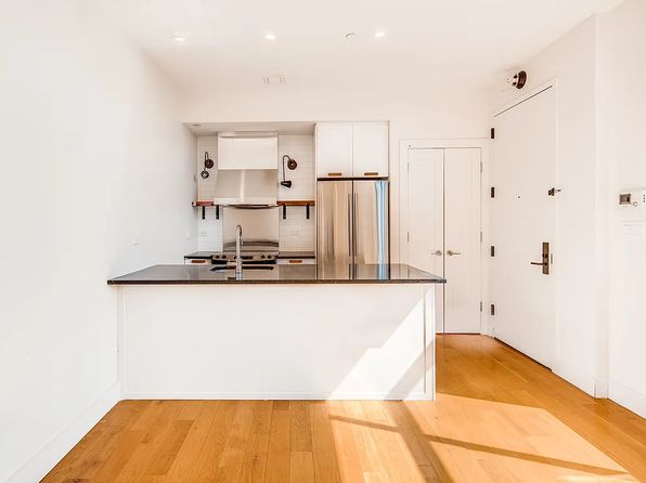 1702 Madison St #204