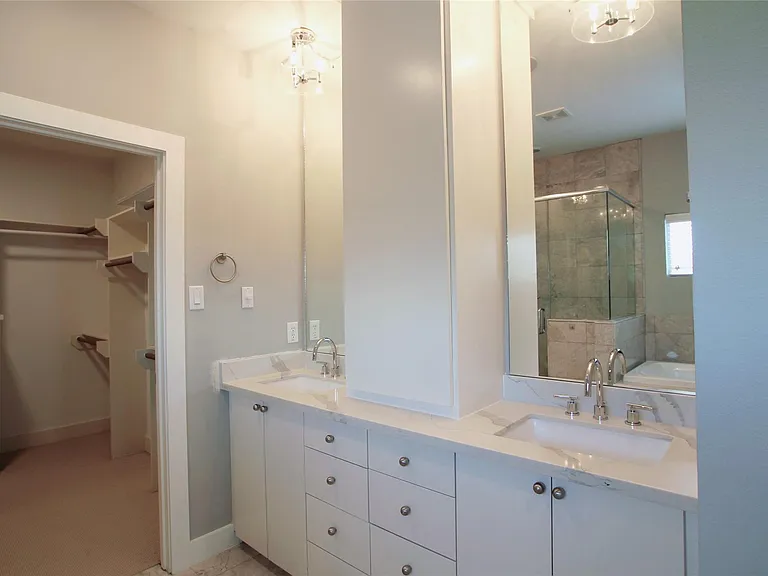 4701 Caroline St — Photo 22
