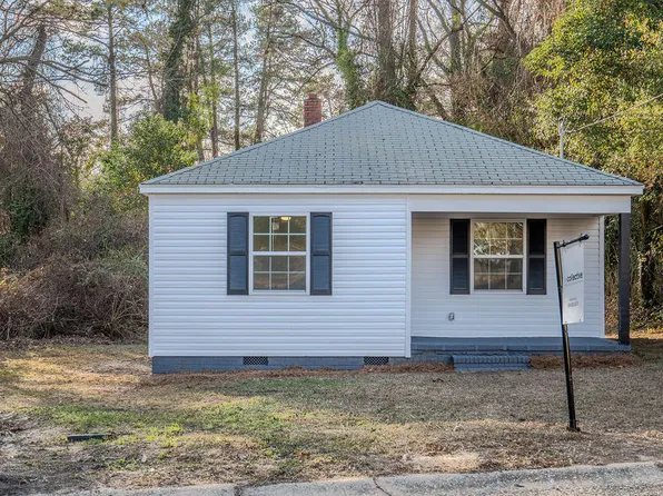 1534 Pierce St, Fayetteville, NC 28305