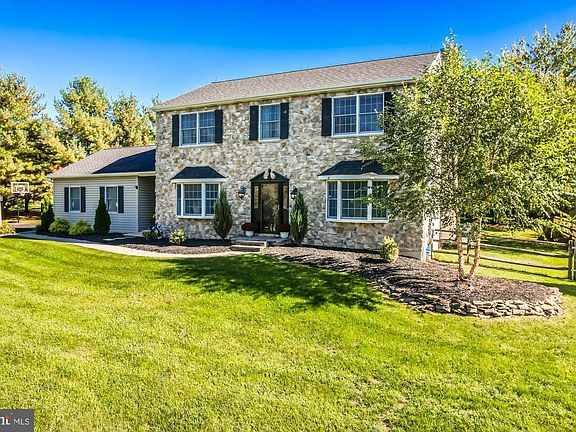 2nd image of 24 Ramblewood Dr