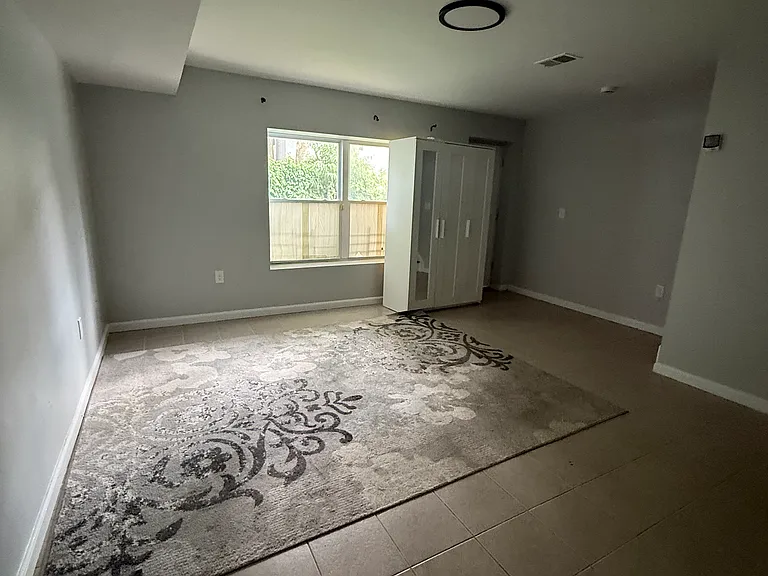 79 Osborne Pl #1B — Photo 12