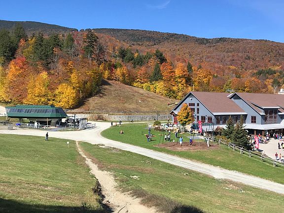 Fall views of Lincoln Peak base area Sugarbash Resort