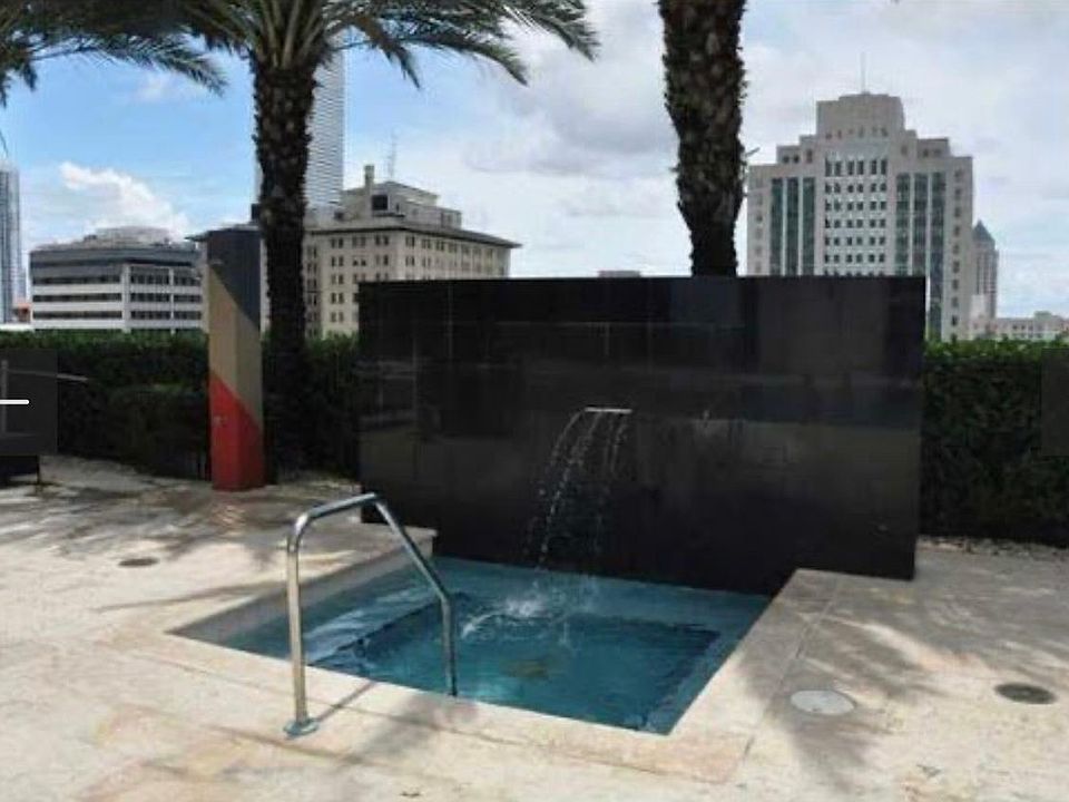 1st image of 50 Biscayne Blvd APT 702