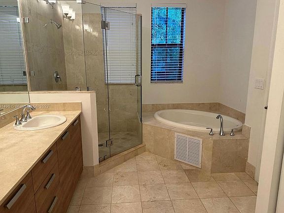 3rd image of 5166 NW 83rd Ct #516