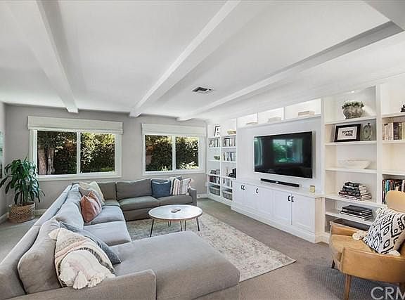 4th image of 5344 Woodlake Ave