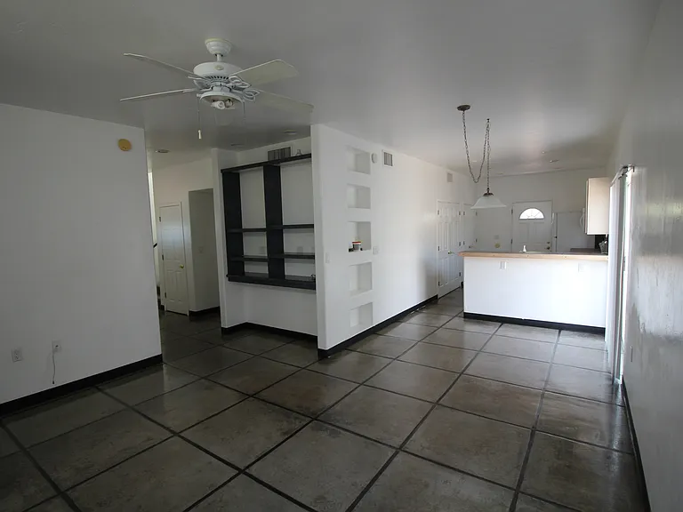 515 E Lester St — Photo 16