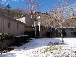 5585 Indian Grave Rd, Roanoke, VA 24018