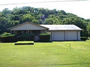 21961 Kings Row, Dubuque, IA 52001